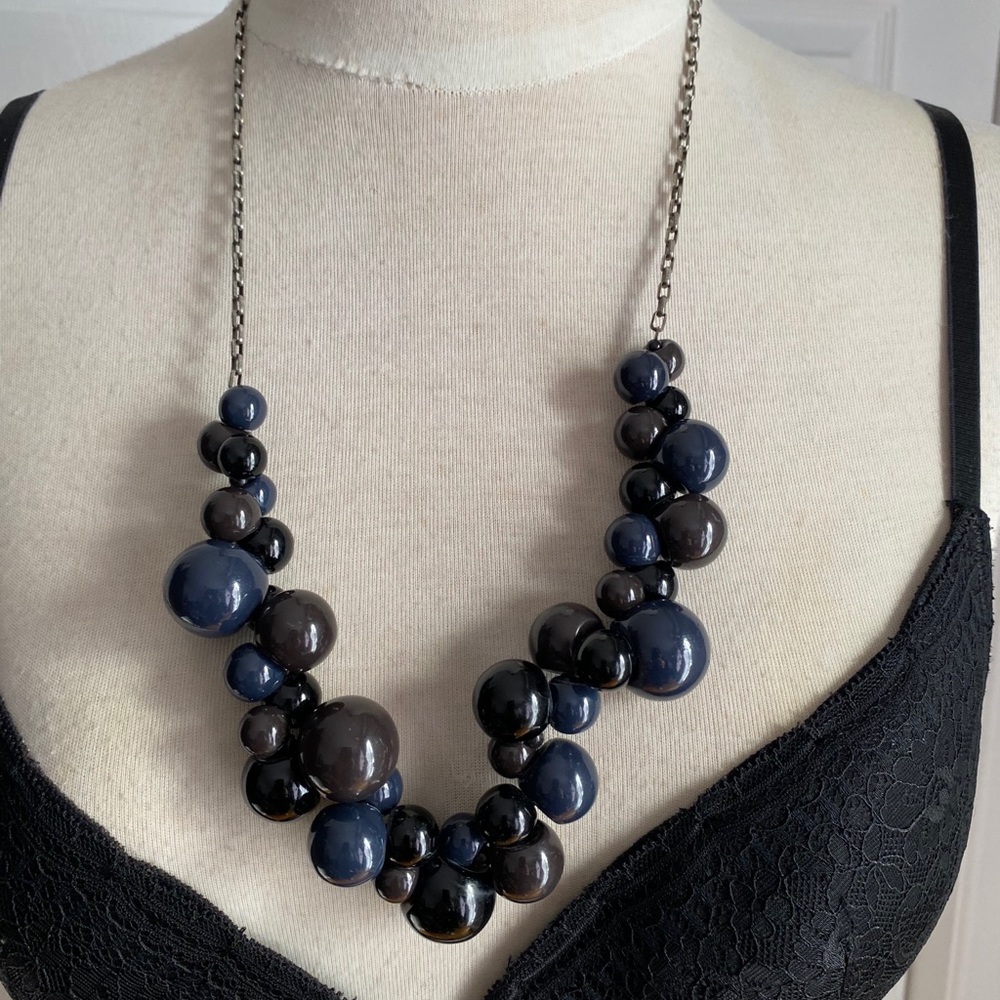 MEXX BLACK AND NAVY FAUX PEARL NECKLACE